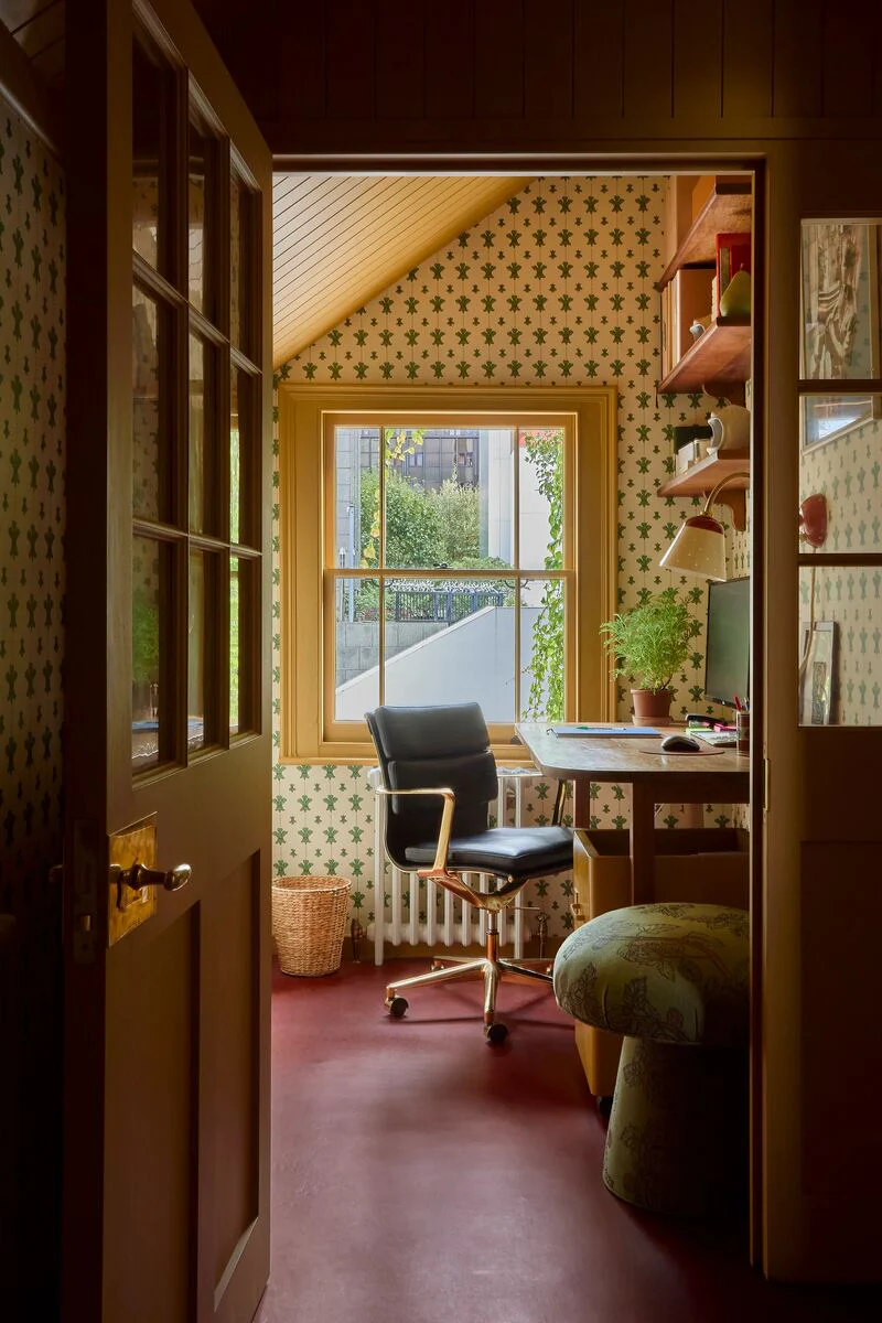 BH.24 John's Pantry - Image 3